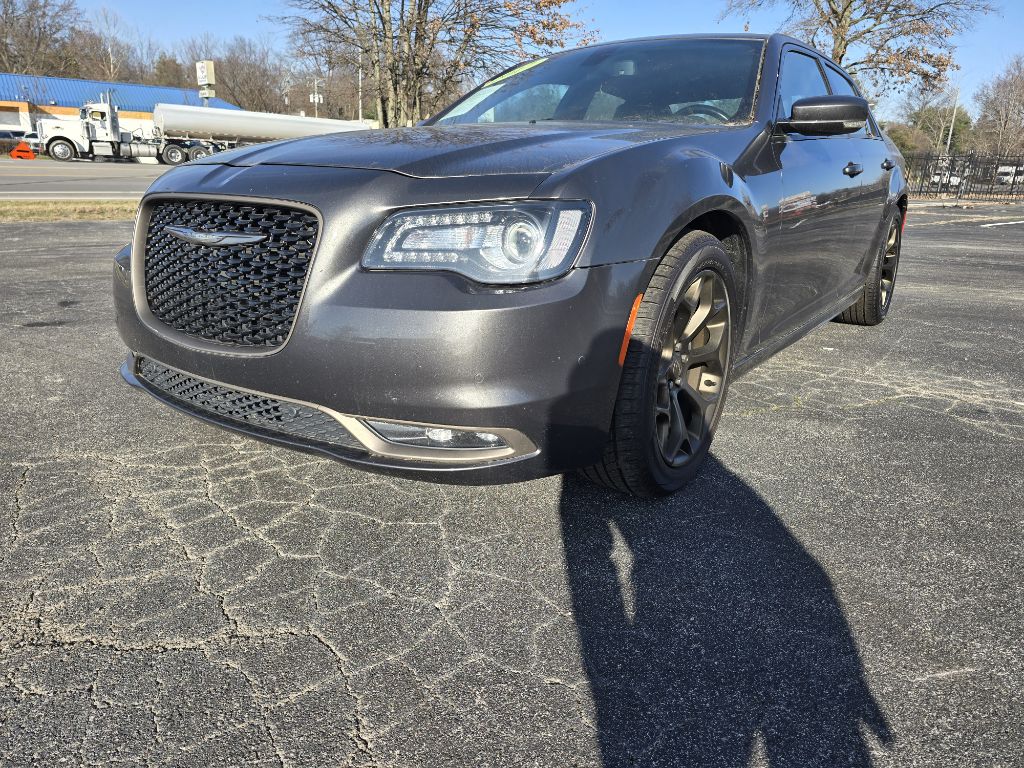 Photo 4 of this CHRYSLER 300