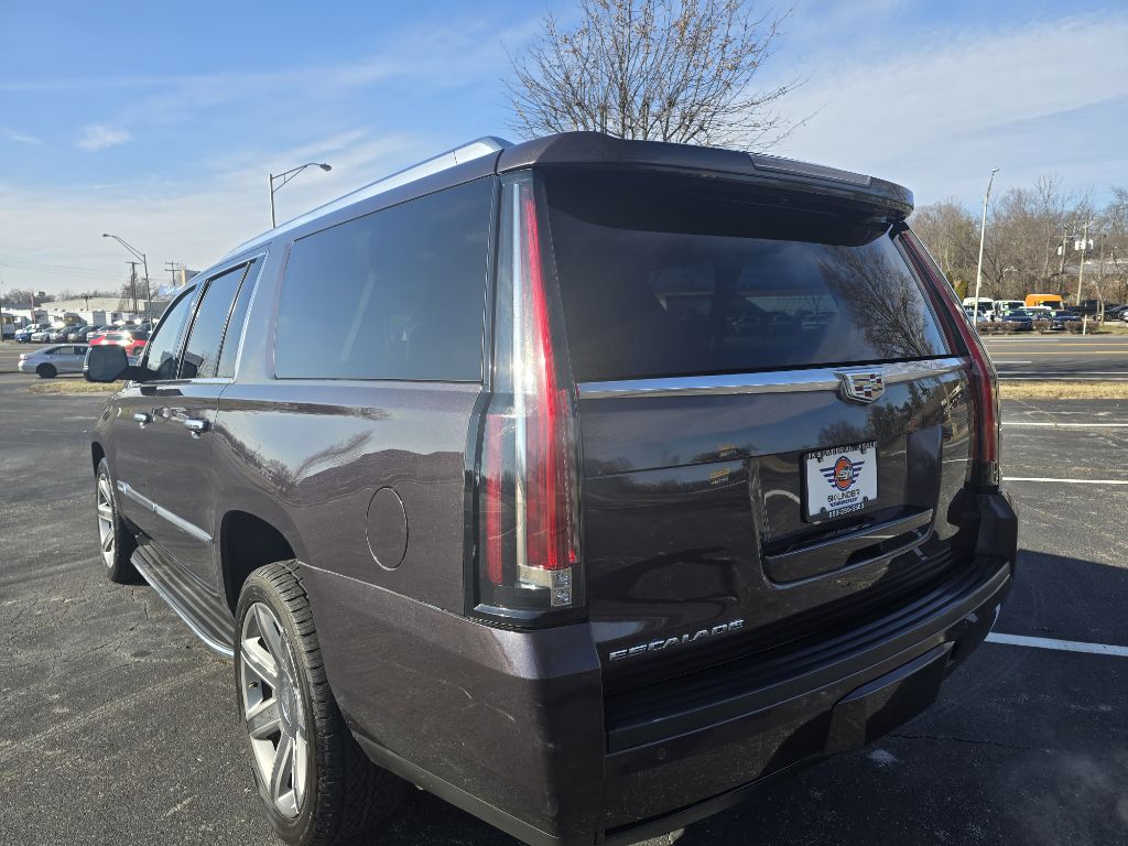 Photo 5 of this CADILLAC ESCALADE