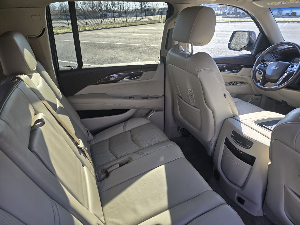Photo 11 of this CADILLAC ESCALADE