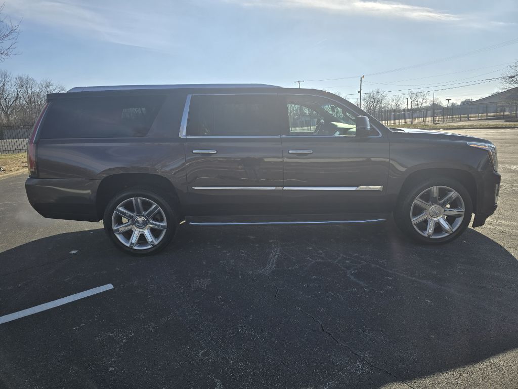 Photo 7 of this CADILLAC ESCALADE
