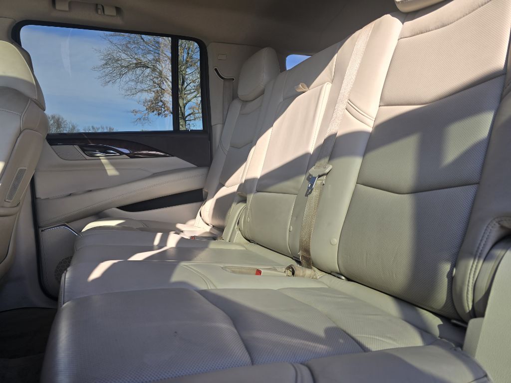 Photo 16 of this CADILLAC ESCALADE