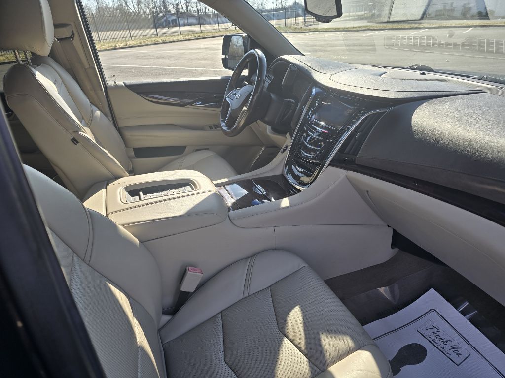 Photo 9 of this CADILLAC ESCALADE