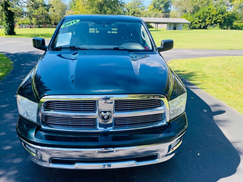 Photo 2 of this DODGE RAM 1500