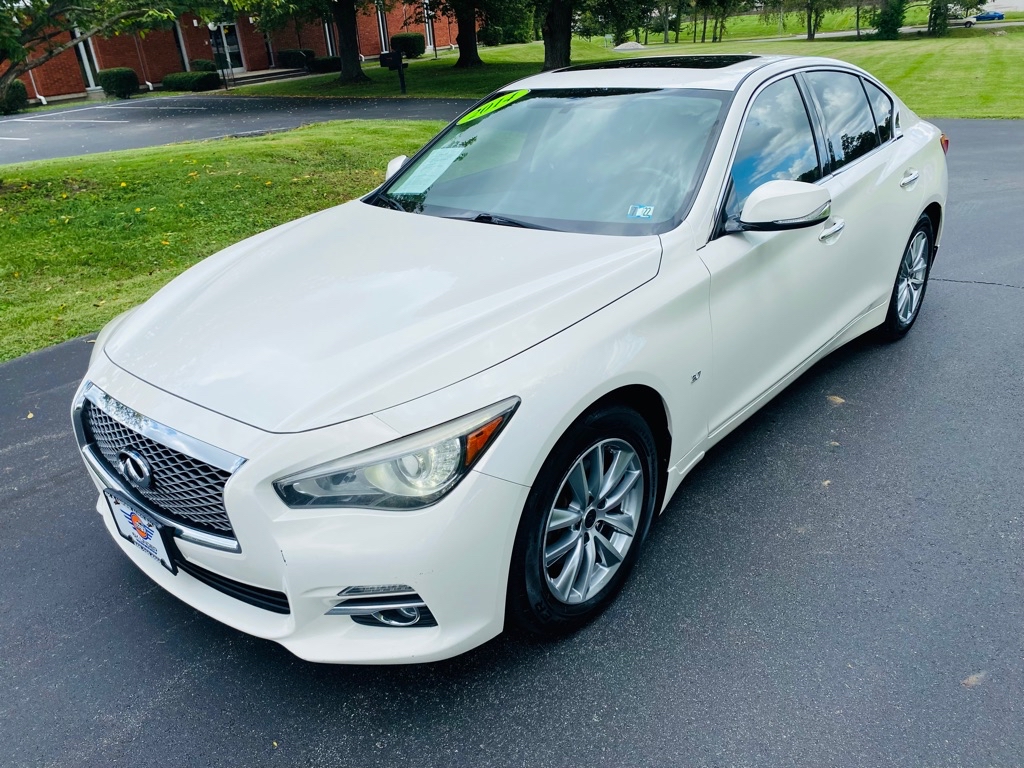 Photo 3 of this INFINITI Q50