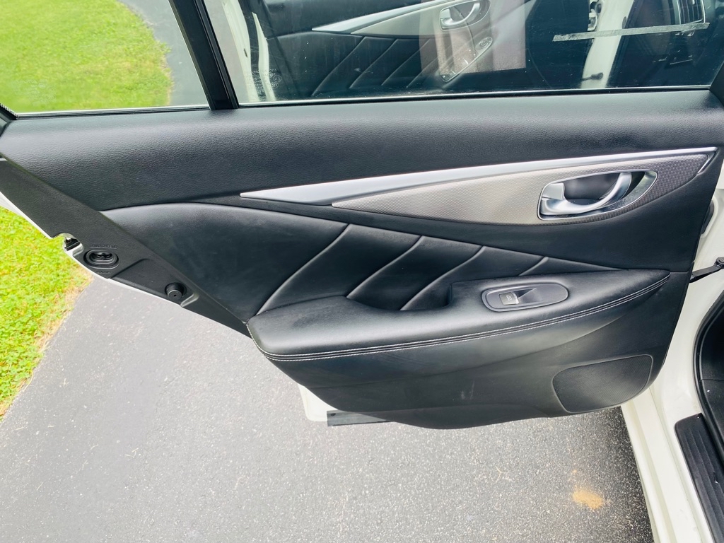 Photo 12 of this INFINITI Q50