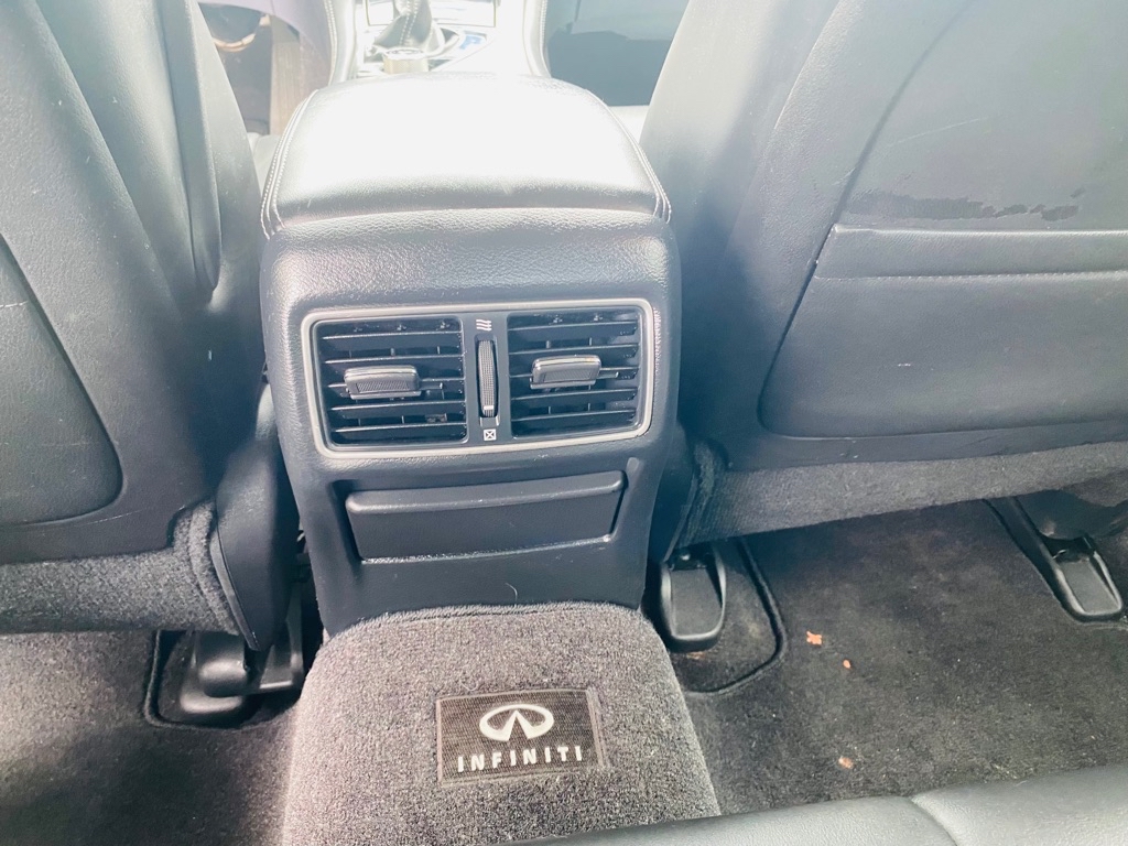 Photo 16 of this INFINITI Q50