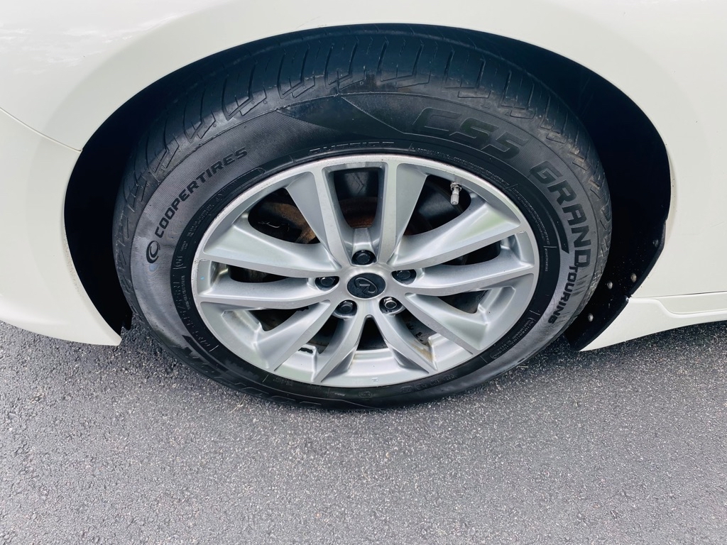 Photo 9 of this INFINITI Q50