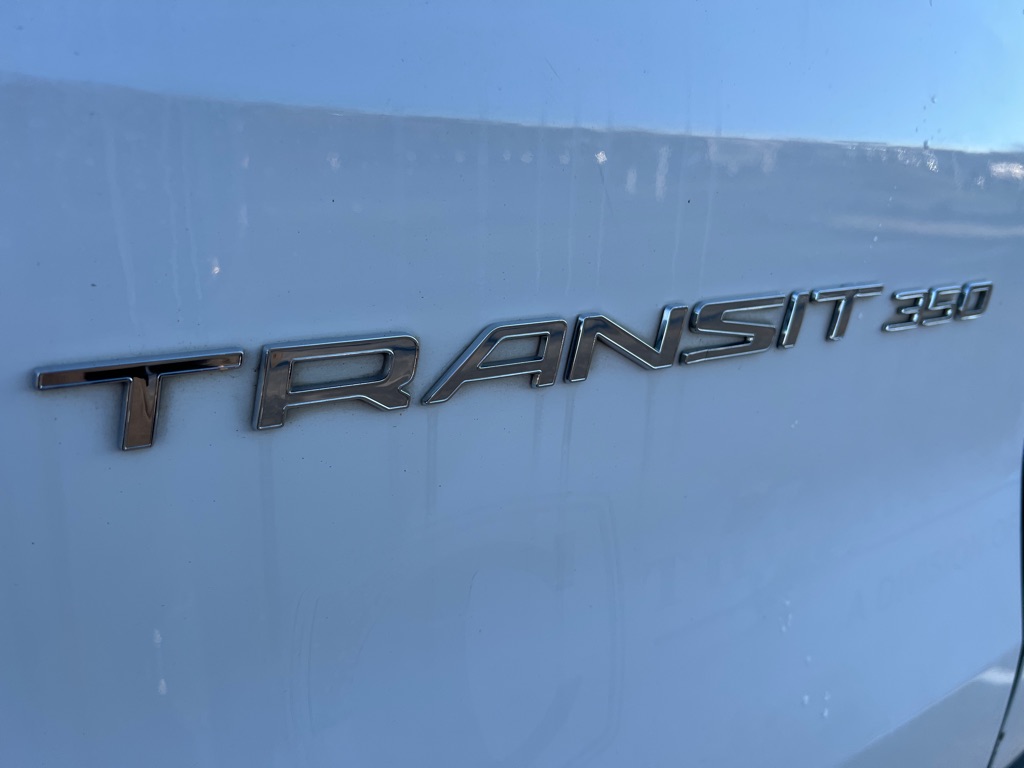 Photo 23 of this FORD TRANSIT