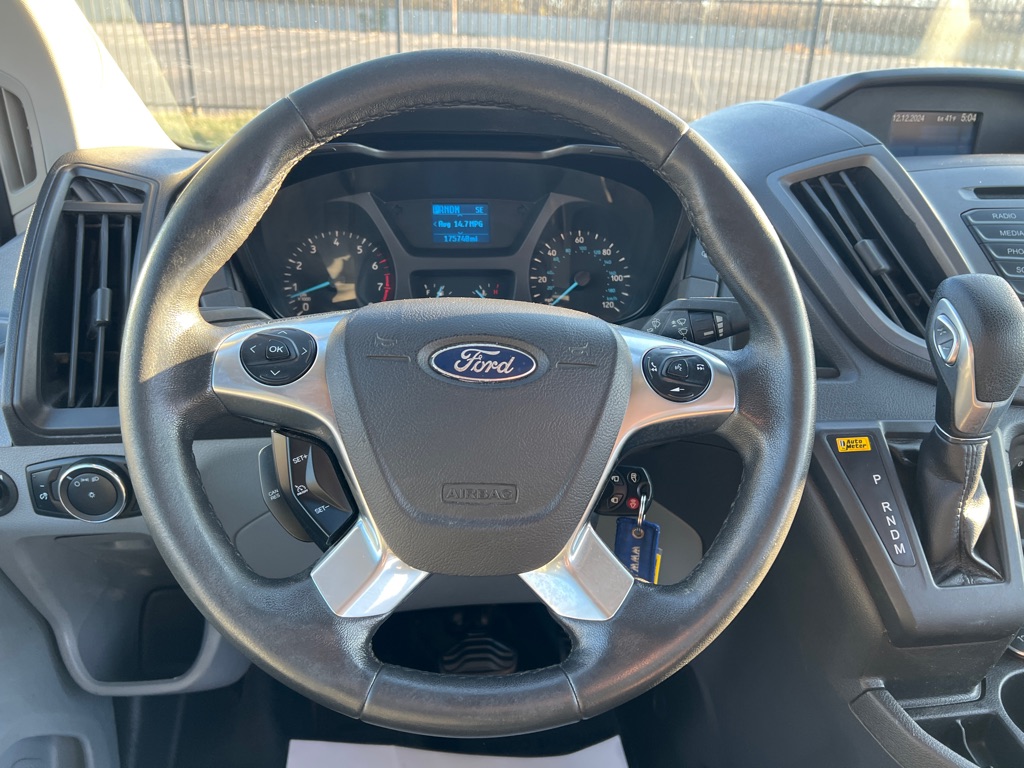 Photo 19 of this FORD TRANSIT