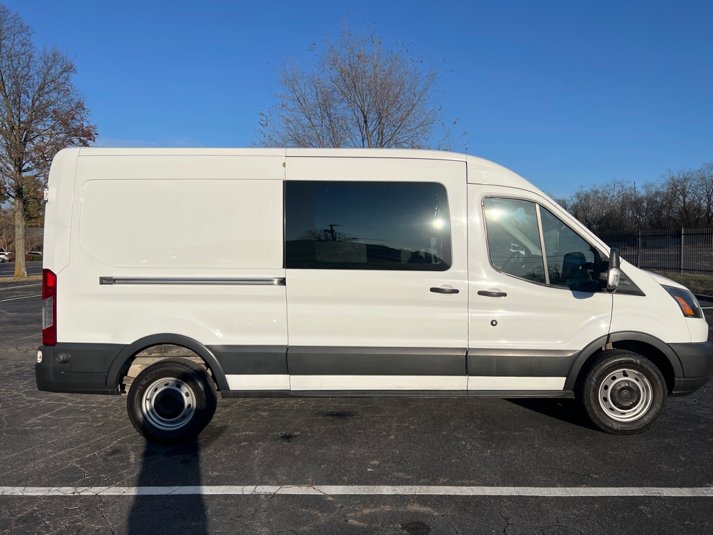 Photo 8 of this FORD TRANSIT