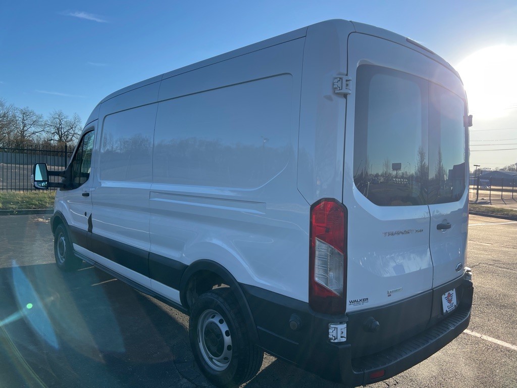 Photo 5 of this FORD TRANSIT