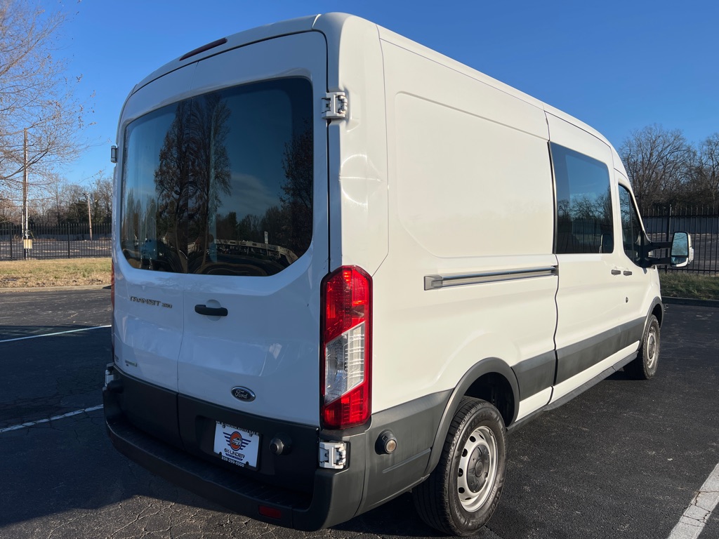 Photo 7 of this FORD TRANSIT