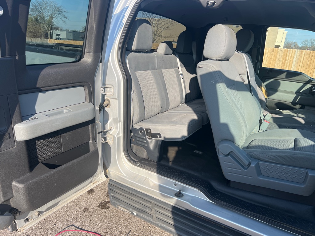 Photo 11 of this FORD F150