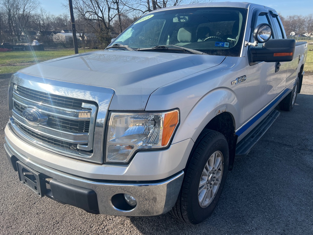 Photo 3 of this FORD F150