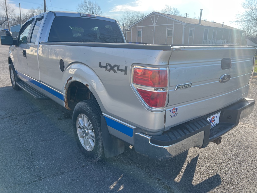 Photo 5 of this FORD F150