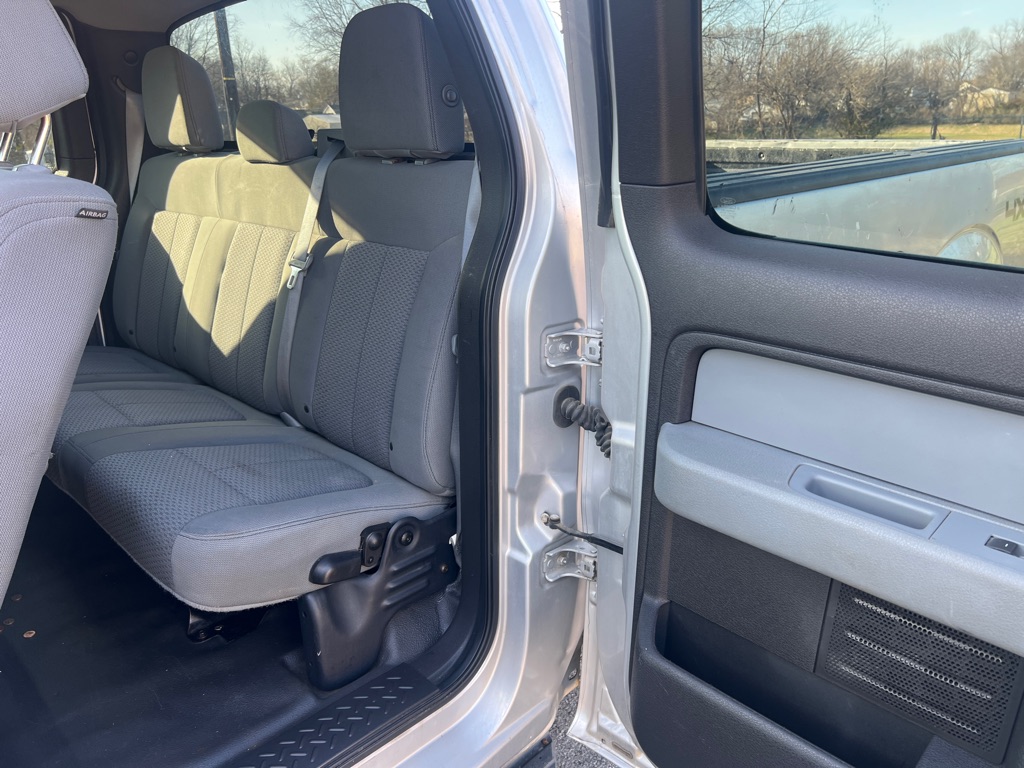 Photo 13 of this FORD F150