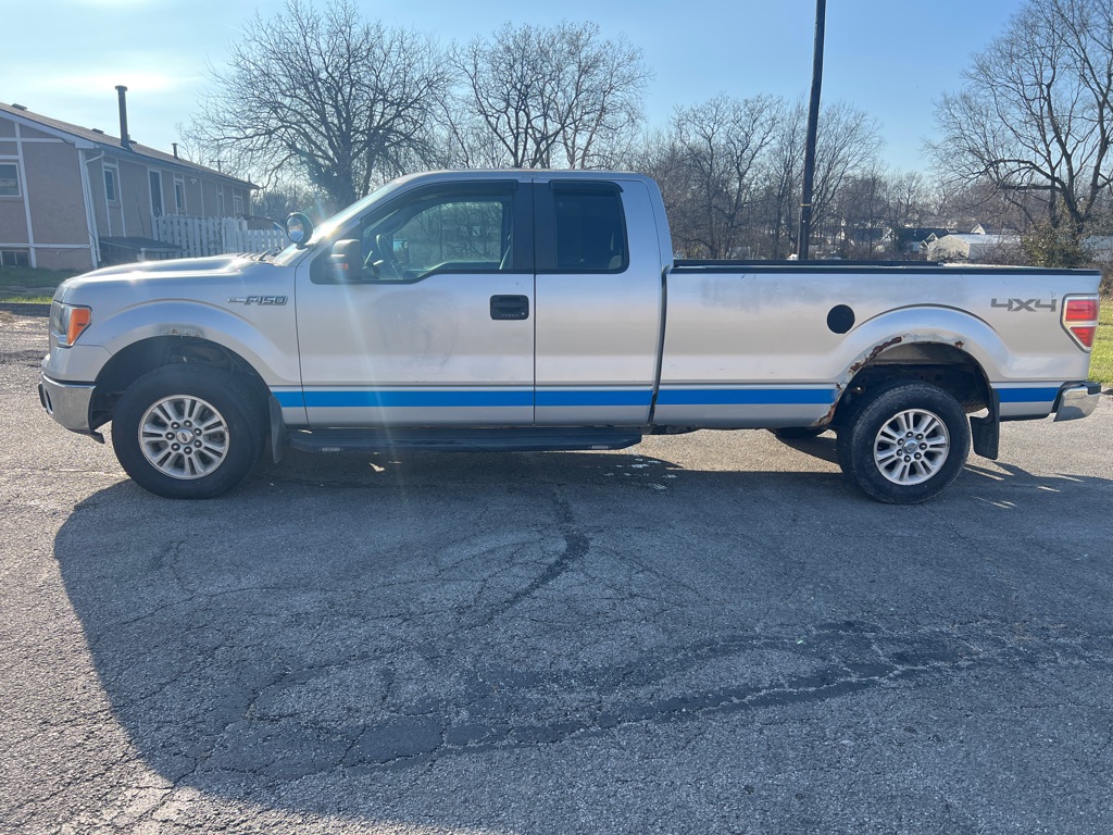 Photo 4 of this FORD F150