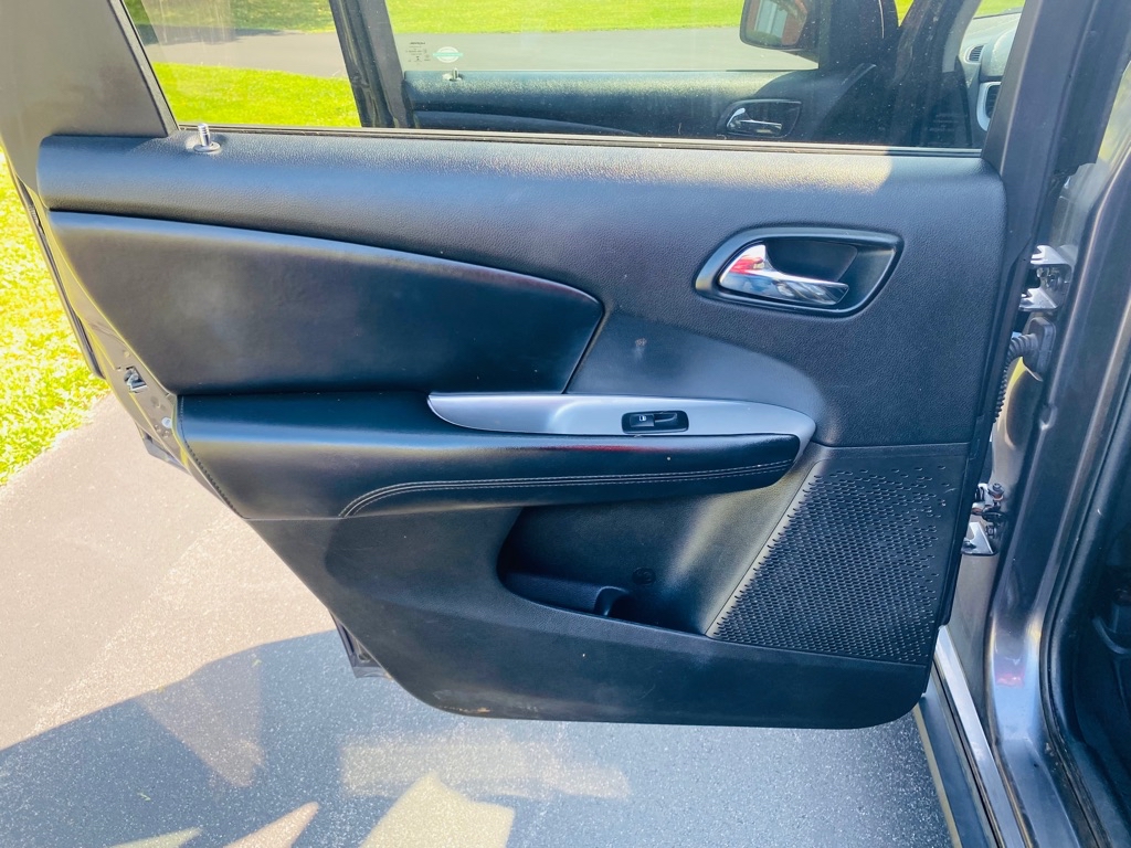 Photo 12 of this DODGE JOURNEY