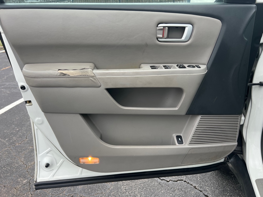 Photo 16 of this HONDA PILOT