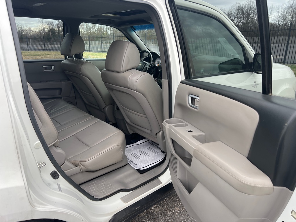 Photo 11 of this HONDA PILOT
