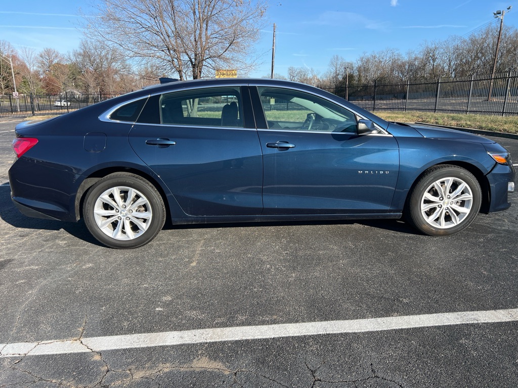 Photo 8 of this CHEVROLET MALIBU