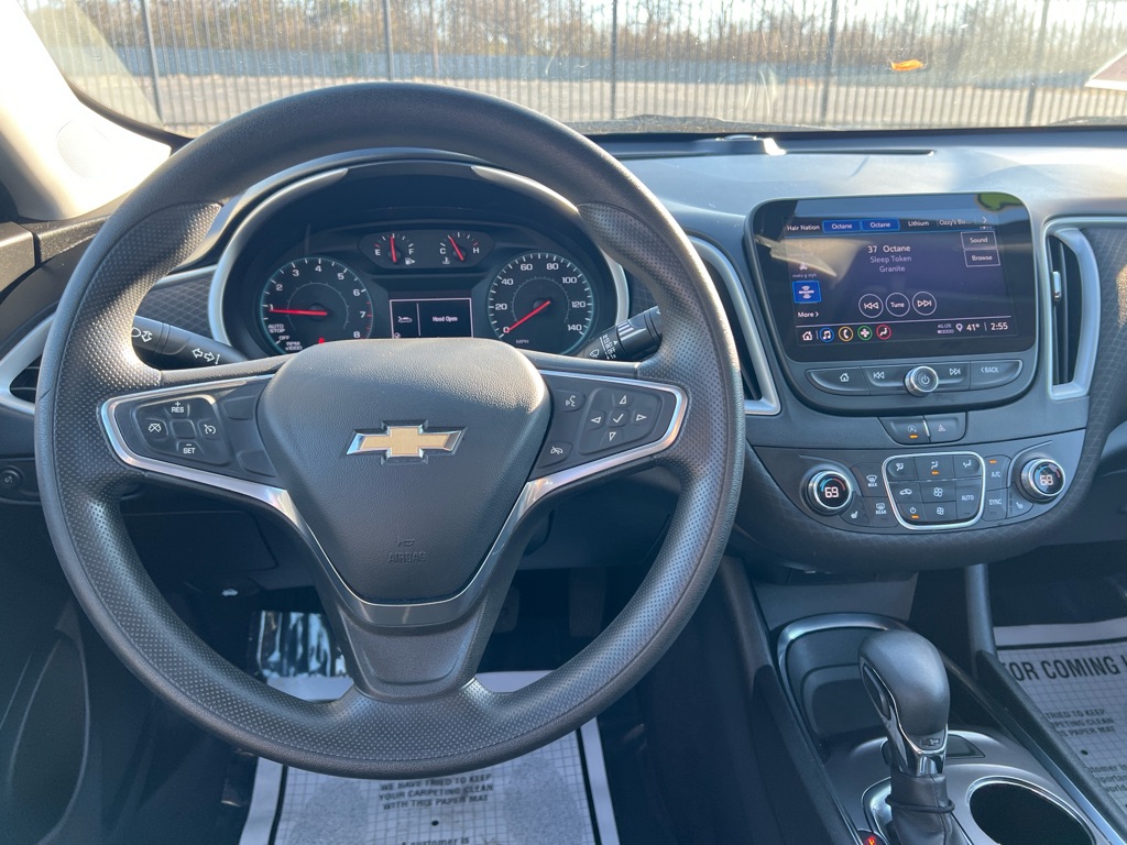 Photo 18 of this CHEVROLET MALIBU
