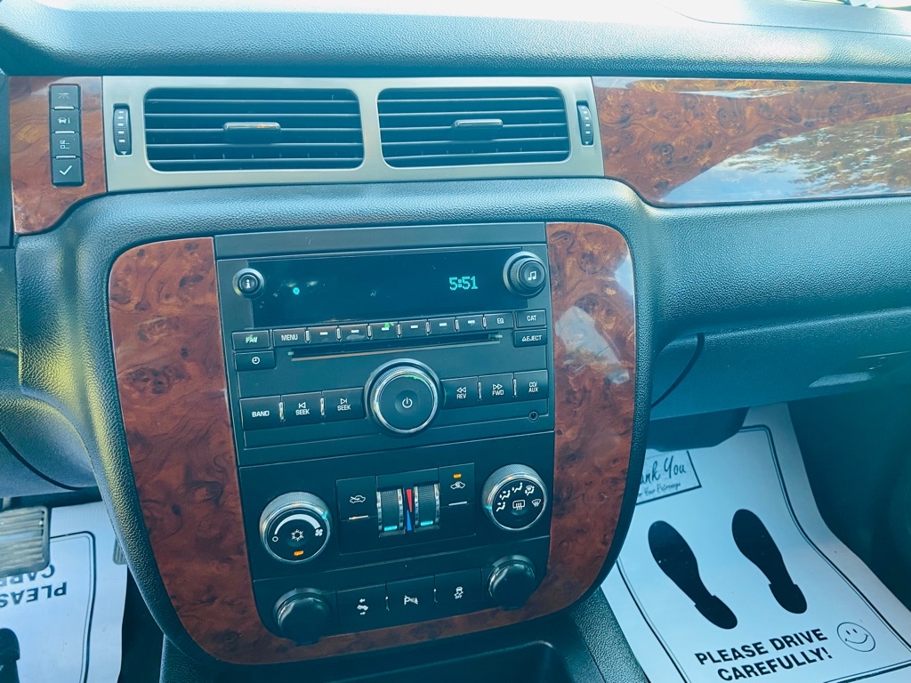 Photo 23 of this CHEVROLET AVALANCHE