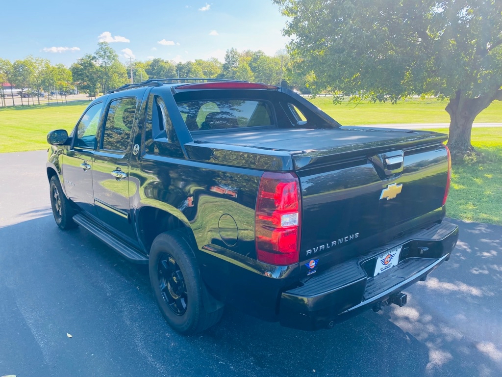 Photo 4 of this CHEVROLET AVALANCHE