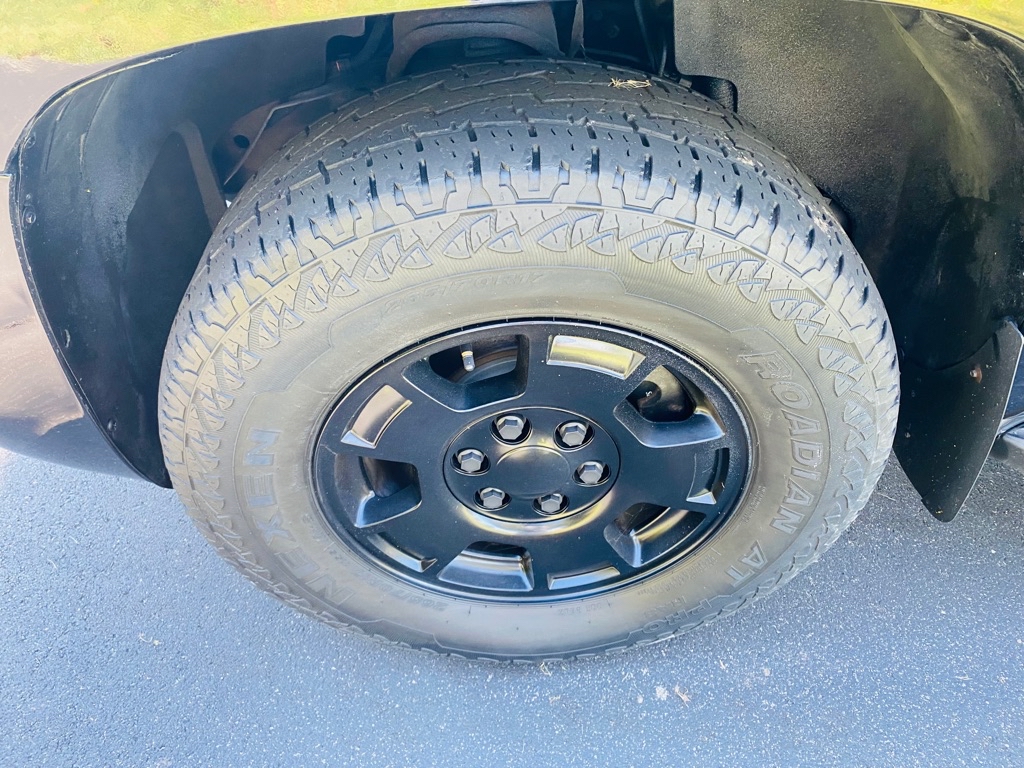 Photo 11 of this CHEVROLET AVALANCHE