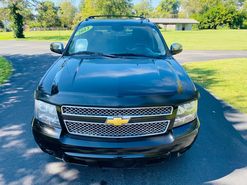 Photo 2 of this CHEVROLET AVALANCHE