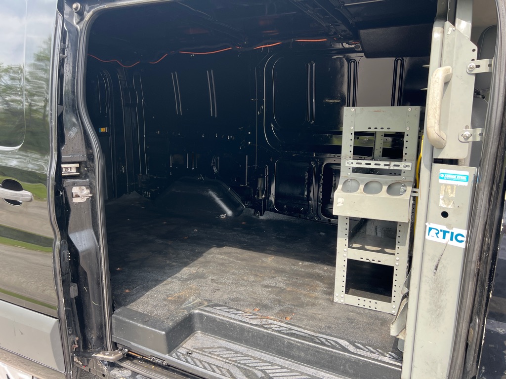 Photo 11 of this FORD TRANSIT