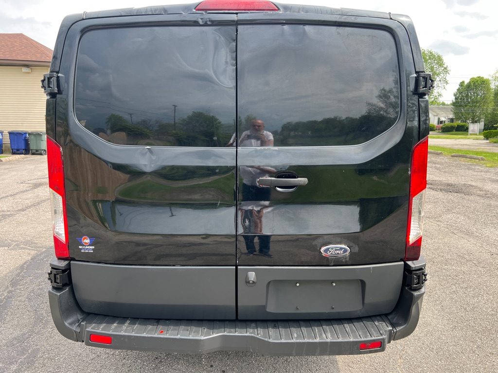 Photo 6 of this FORD TRANSIT