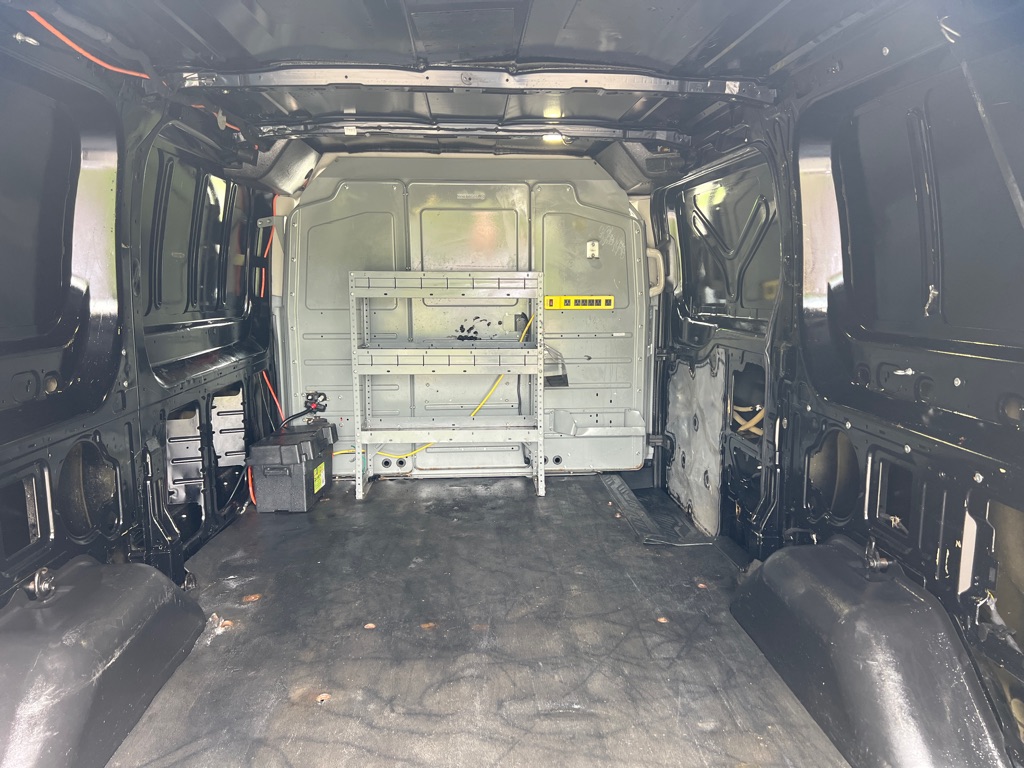 Photo 13 of this FORD TRANSIT