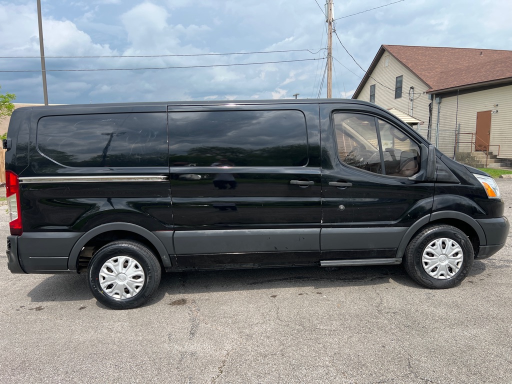 Photo 8 of this FORD TRANSIT