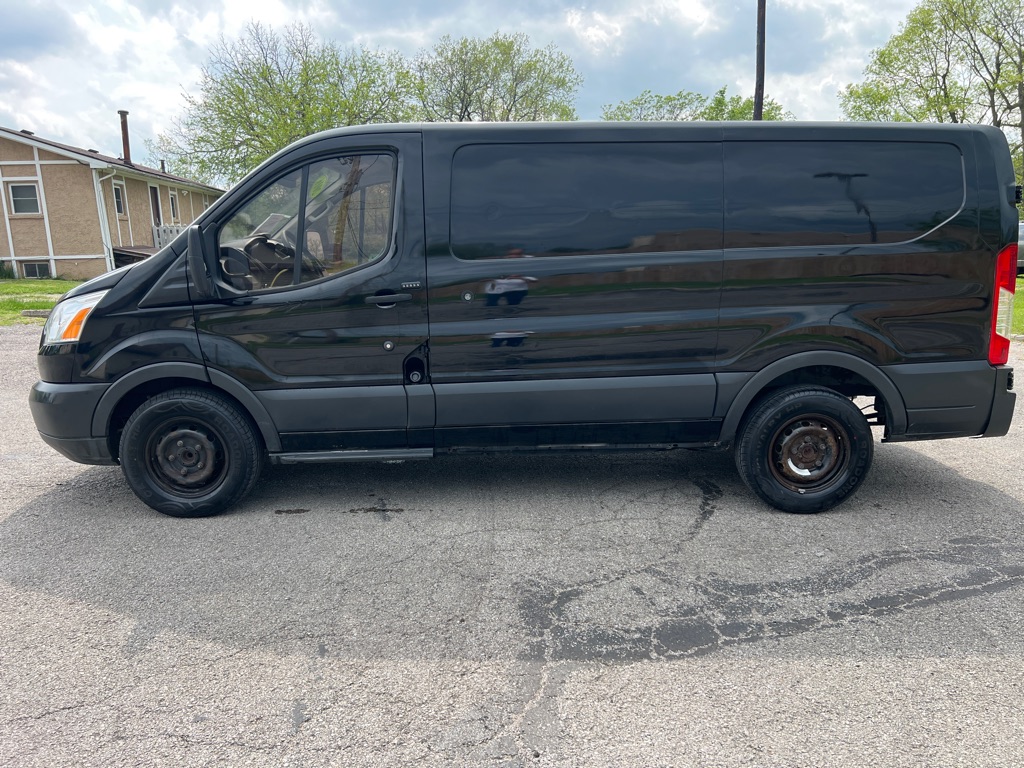 Photo 4 of this FORD TRANSIT