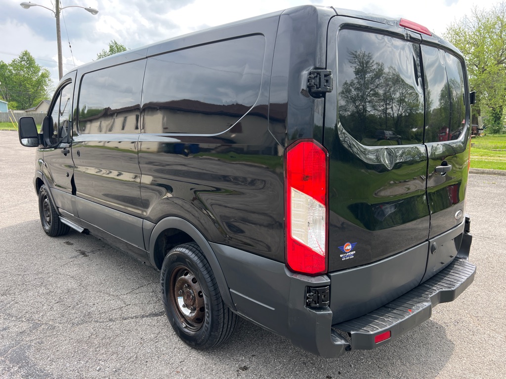 Photo 5 of this FORD TRANSIT
