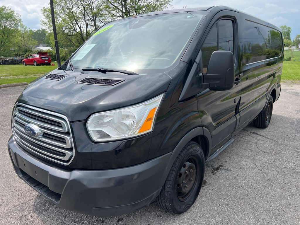 Photo 3 of this FORD TRANSIT