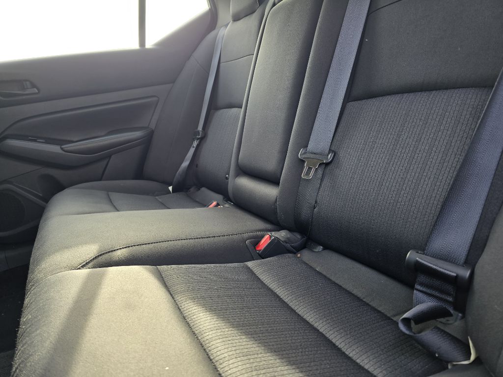 Photo 12 of this NISSAN ALTIMA