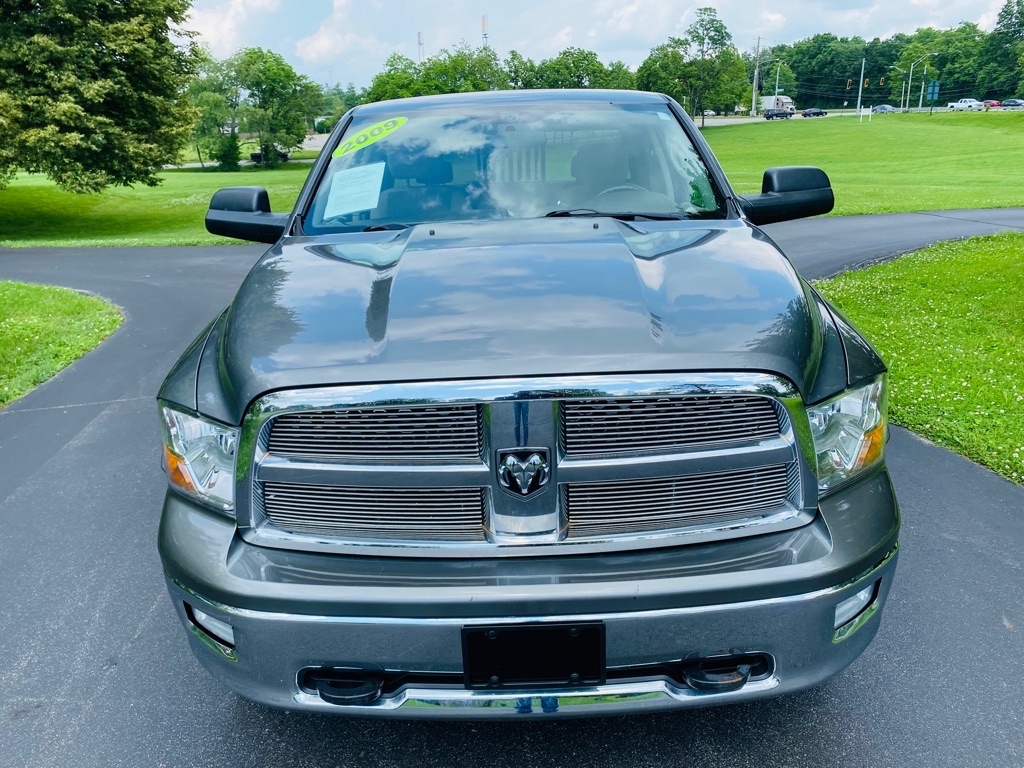 Photo 2 of this DODGE RAM 1500