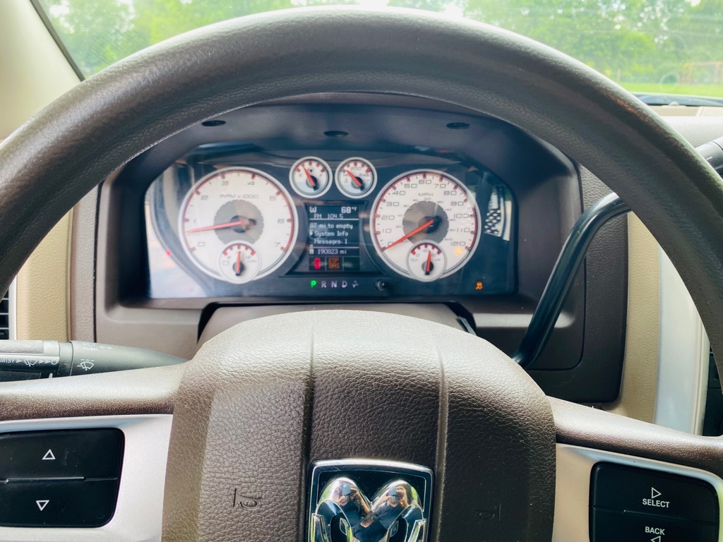 Photo 21 of this DODGE RAM 1500