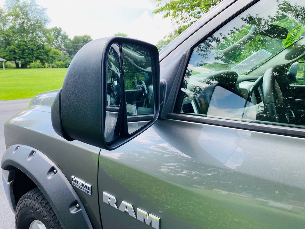 Photo 9 of this DODGE RAM 1500
