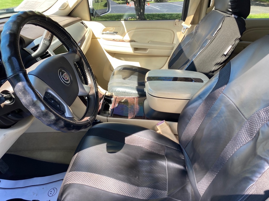 Photo 11 of this CADILLAC ESCALADE