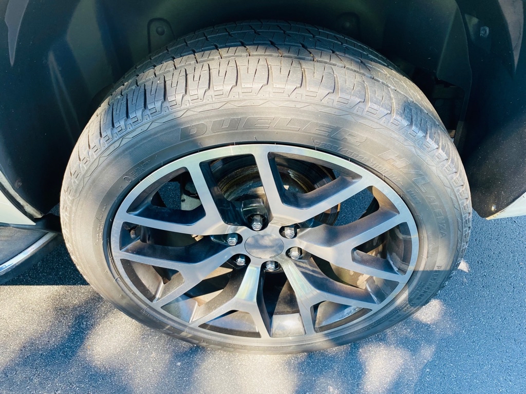Photo 9 of this CADILLAC ESCALADE