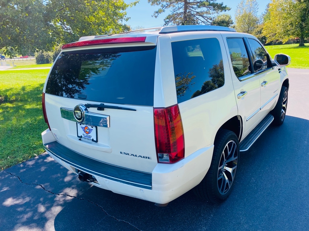 Photo 4 of this CADILLAC ESCALADE