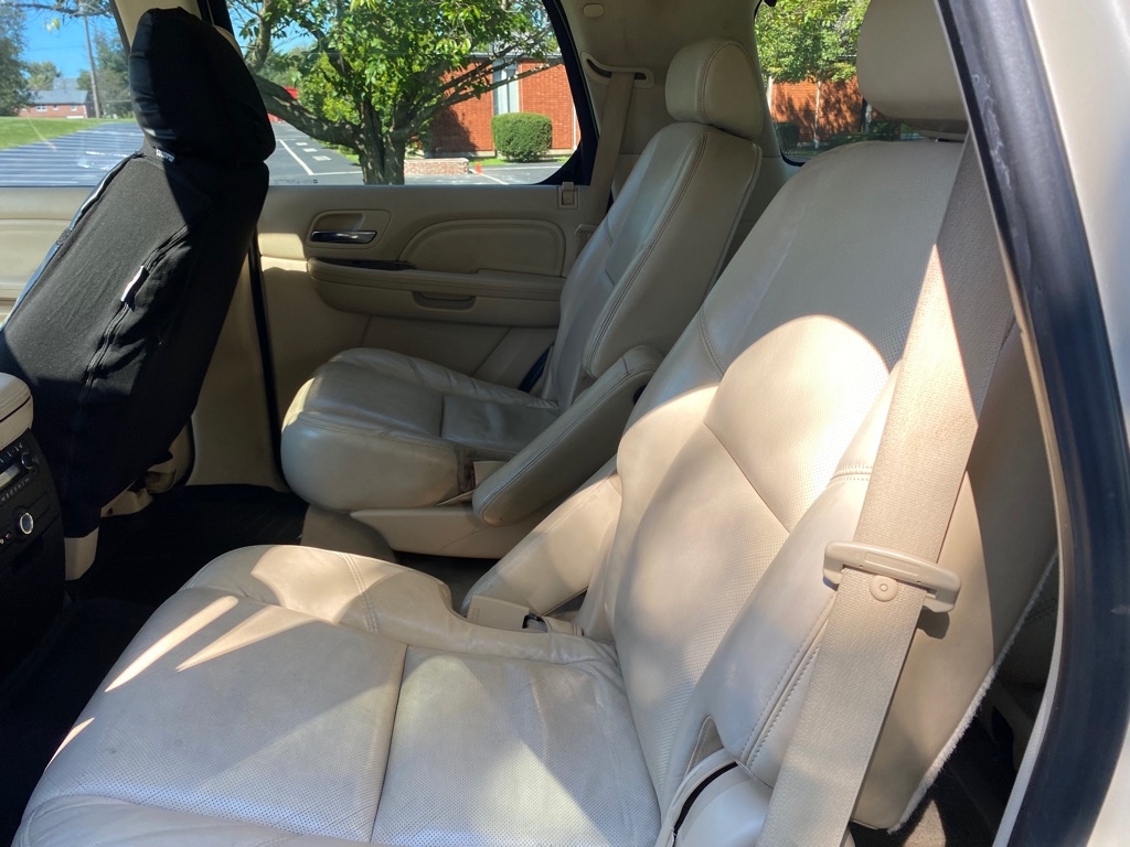 Photo 14 of this CADILLAC ESCALADE