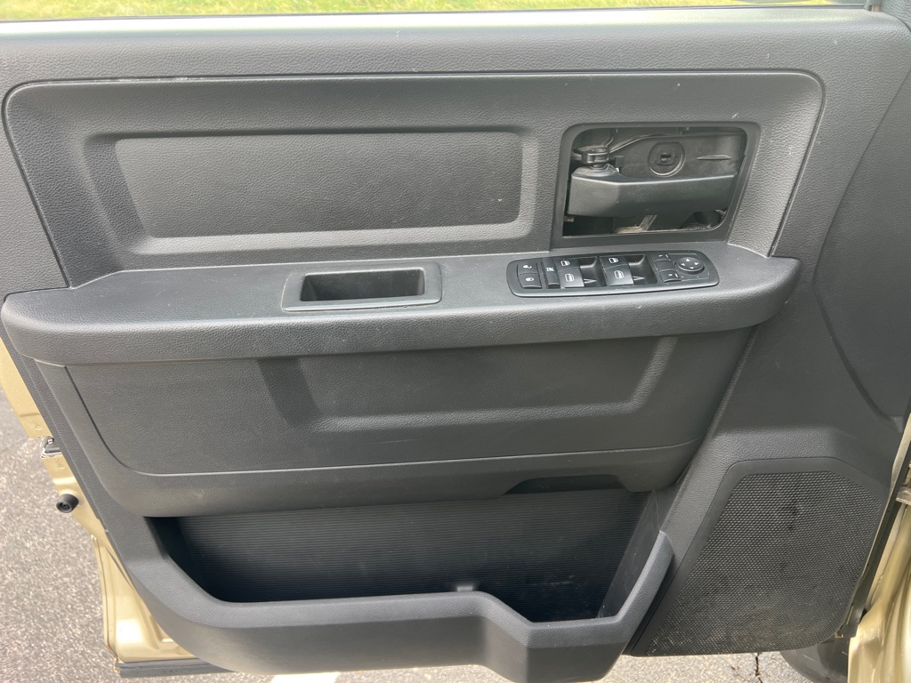 Photo 15 of this DODGE RAM 1500