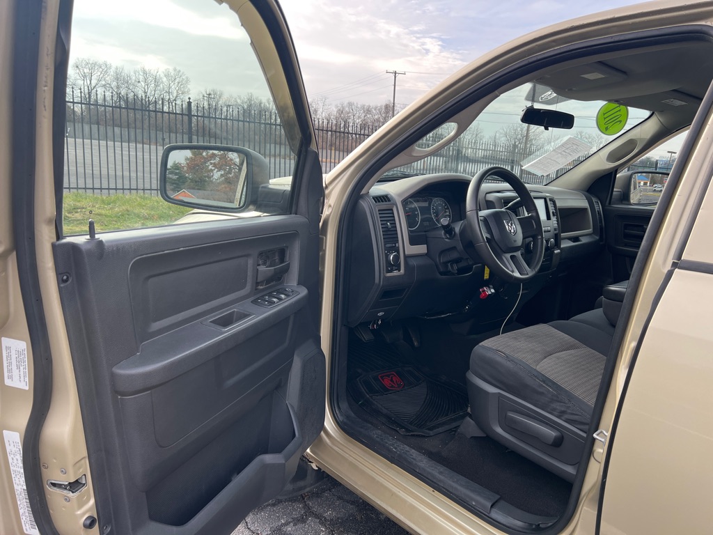 Photo 14 of this DODGE RAM 1500