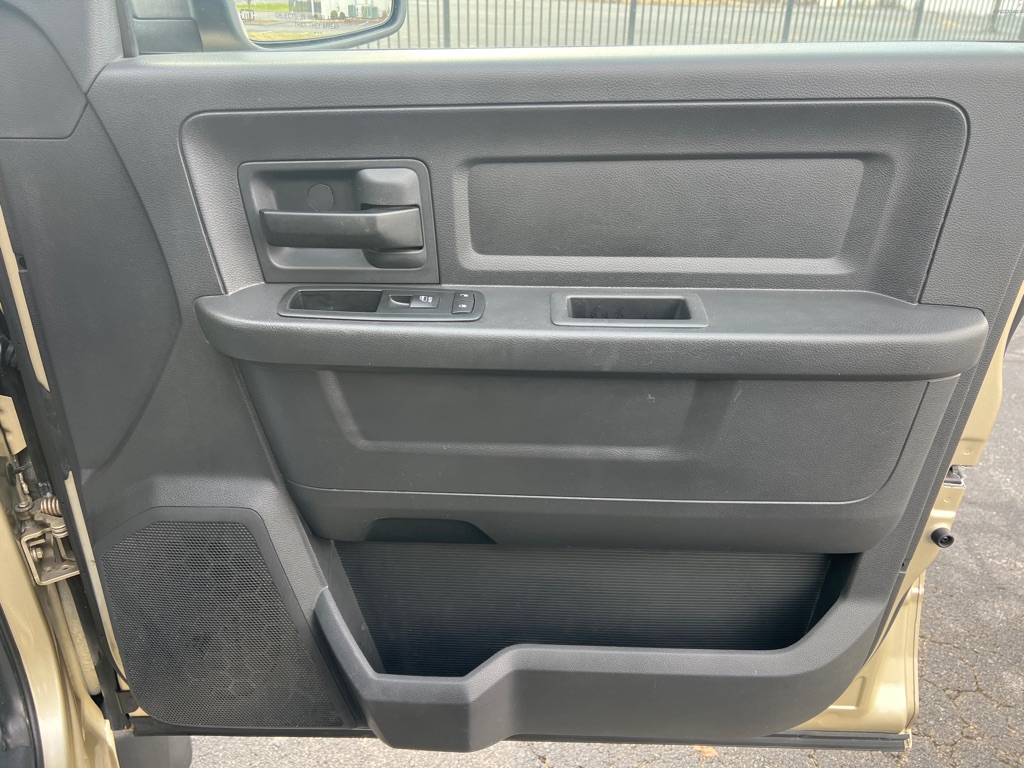Photo 10 of this DODGE RAM 1500