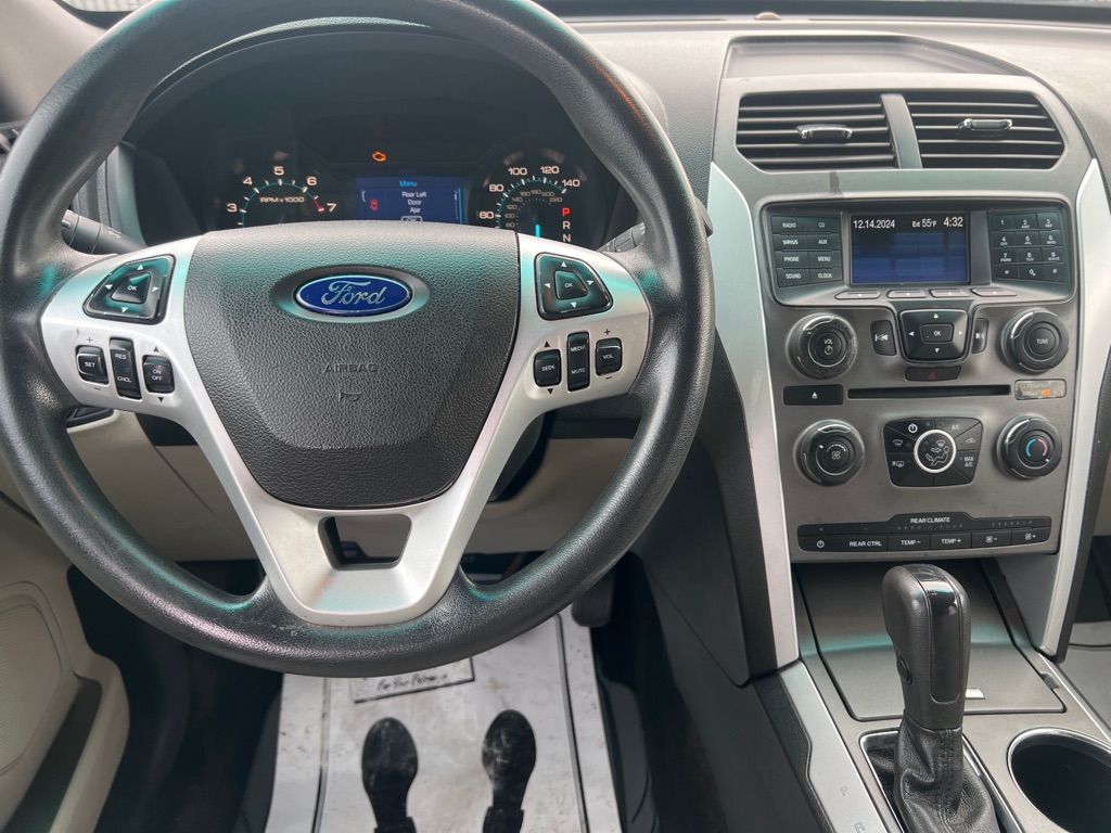 Photo 17 of this FORD EXPLORER