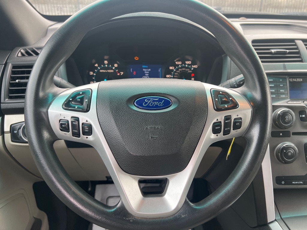 Photo 18 of this FORD EXPLORER